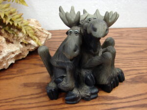Retired Big Sky Carvers Mountain Mooses Phyllis Driscoll Moose Couple Lean on Me