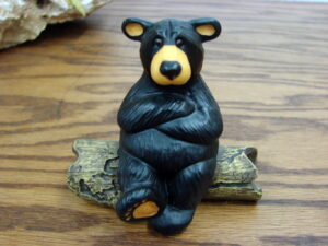 Retired Big Sky Carvers Bearfoots Bears Jeff Fleming Pouting on a Log