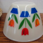 Vintage Fire King Ivory Solid Tulip 7 1/2" Nesting Mixing Bowl Splash Proof - Image 2
