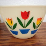 Vintage Fire King Ivory Tulip 8 1/2" Nesting Mixing Bowl Splash Proof