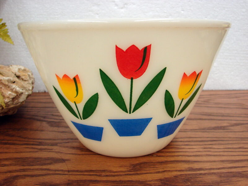 Vintage Fire King Ivory Tulip 8 1/2&#8243; Nesting Mixing Bowl Splash Proof, Moose-R-Us.Com Log Cabin Decor