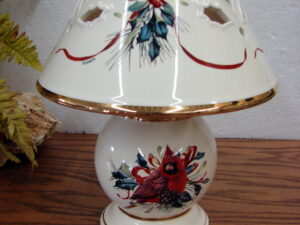 Lenox China Winter Greetings Backyard Birds Candle Lamp with Shade Gold Trim