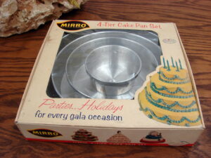 Vintage Aluminum Mirro 4 Tier Cake Pan Set Original Box #1170M