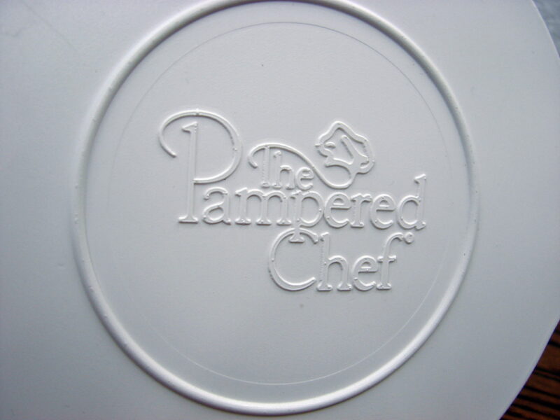 Pampered Chef 8 Cup 2 Quart Batter Bowl Measuring Cup w/ Lid, Moose-R-Us.Com Antiques Collectibles Log Cabin Decor