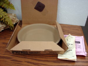 Pampered Chef Stoneware 9" Pie Plate #1425 New in Box w/ Scraper