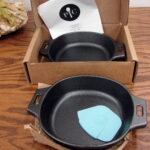 The Pampered Chef Brand New Cast Iron Set/2 Skillets #100250 Original Box