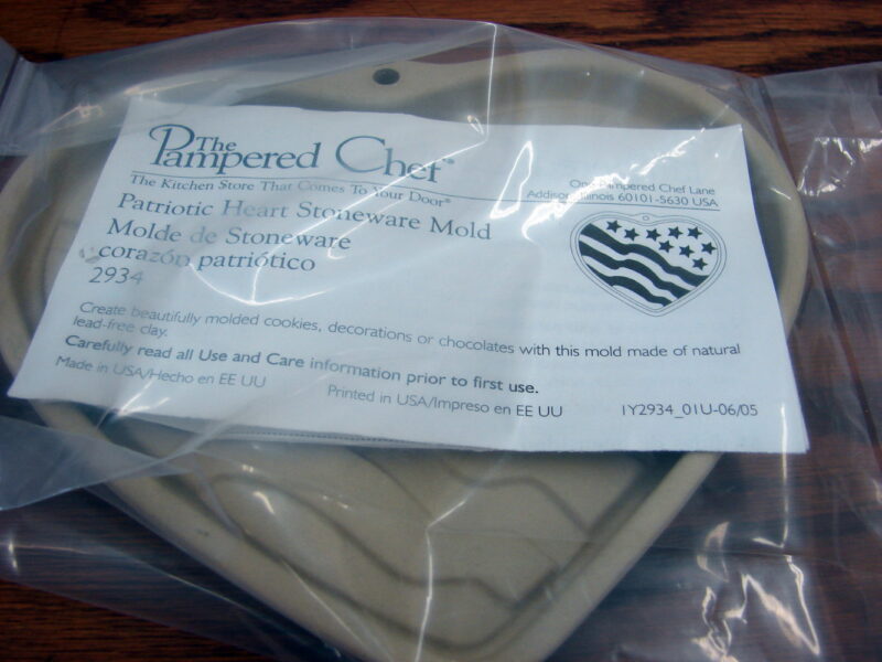 The Pampered Chef Stoneware Patriotic Heart New #2934, Moose-R-Us.Com Log Cabin Decor