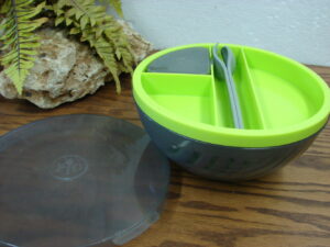 The Pampered Chef Salad Cutting Bowl Lunch Salad Storage 8 Pc