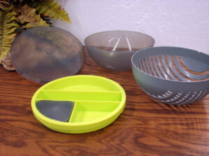 The Pampered Chef Salad Cutting Bowl Lunch Salad Storage 6 Pc