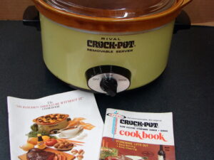 3.5 Quart Rival 3250 Crock Pot Slow Cooker Server 3 Part Crock, Moose-R-Us.Com Log Cabin Decor