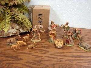 Vintage Italy Made 4" Italian Fontanini Polymer 13 pc Nativity Set Original Box