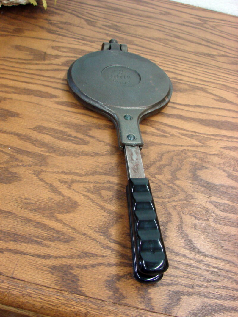 JØTUL Cast Iron Krumkake No 6 Pizzelle Cookie Press Jotul Norway Waffle Iron, Moose-R-Us.Com Log Cabin Decor