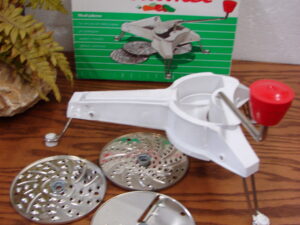 Moulinex Food Processor #45 France Like New in Box 3 Discs