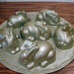 Nordic Ware Williams Sonoma BUNNY CAKELETS Mold Bundt Pan Cake Rabbit