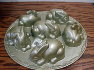 Nordic Ware Williams Sonoma BUNNY CAKELETS Mold Bundt Pan Cake Rabbit