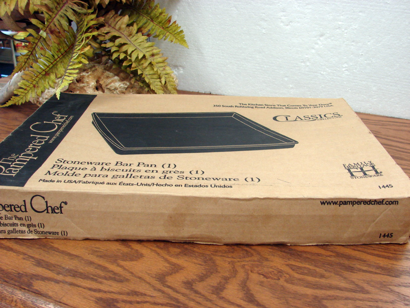 Like New Pampered Chef Family Heritage Stoneware Large Bar Pan #1445