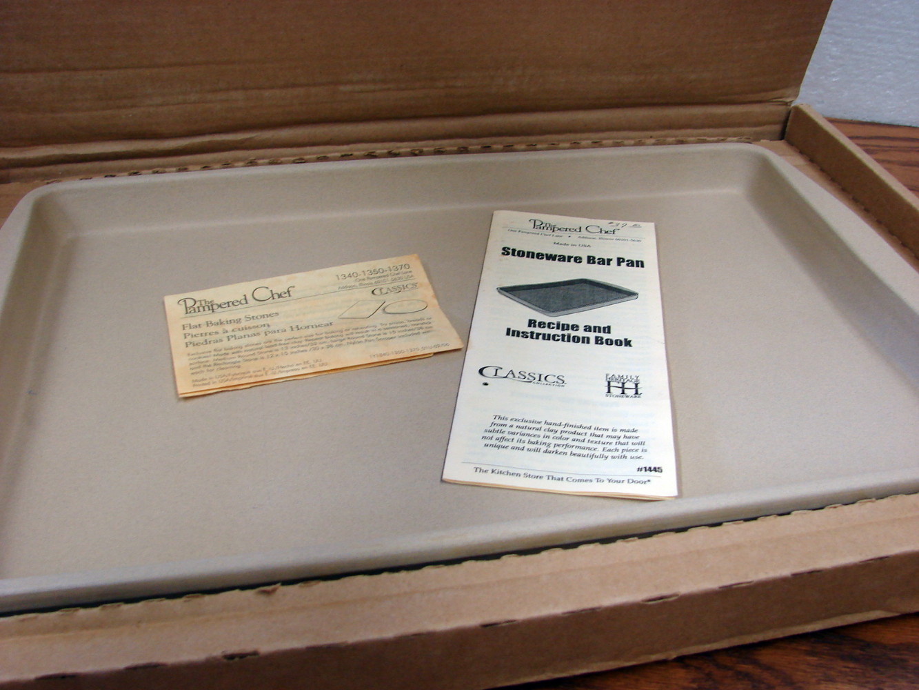 Like New Pampered Chef Family Heritage Stoneware Large Bar Pan #1445 - Image 2