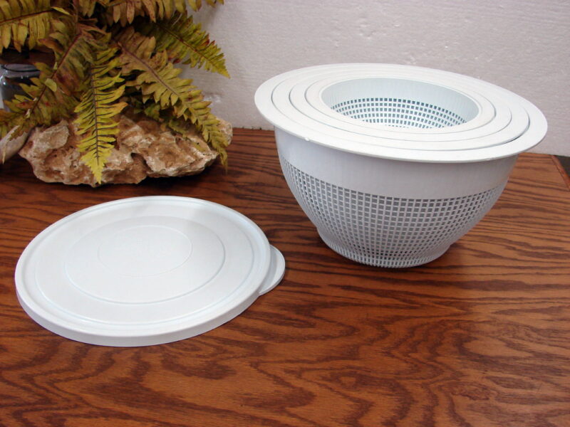 The Pampered Chef 5 pc Sieve Colander Nesting Bowl Set Grip Bottoms, Moose-R-Us.Com Log Cabin Decor