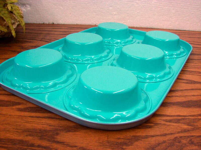 The Pampered Chef Supersized Muffin Pan 100595 Turquoise Carbon Steel, Moose-R-Us.Com Log Cabin Decor