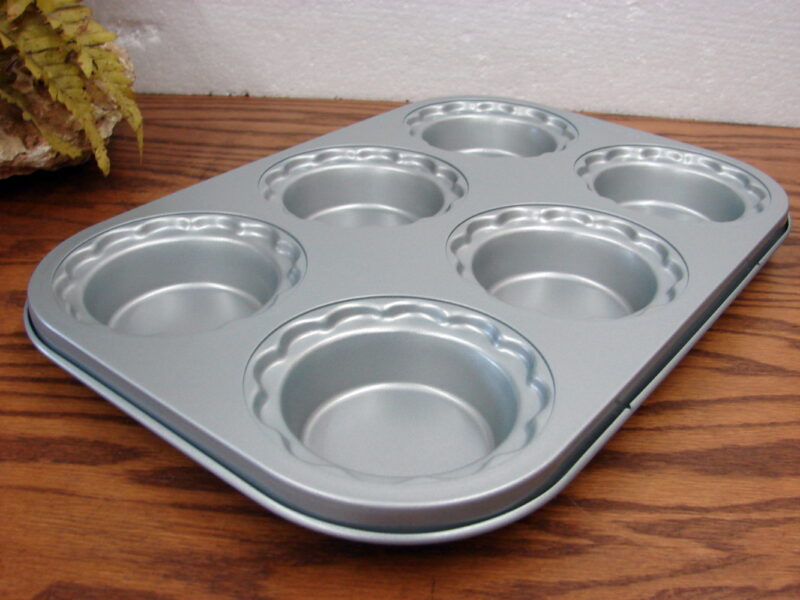 The Pampered Chef Supersized Muffin Pan 100595 Turquoise Carbon Steel, Moose-R-Us.Com Log Cabin Decor