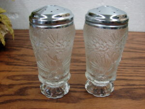 Vintage Indiana Glass Clear Tiara Ponderosa Pine Embossed Footed 9&#8243; Serving Bowl, Moose-R-Us.Com Log Cabin Decor