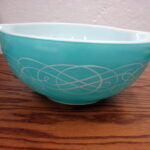 Vintage PYREX Promotional 1959 Turquoise Aqua Scroll #443 Cinderella Bowl 2 1/2 QT - Image 2