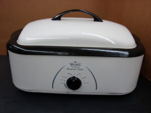 3.5 Quart Rival 3250 Crock Pot Slow Cooker Server 3 Part Crock, Moose-R-Us.Com Log Cabin Decor