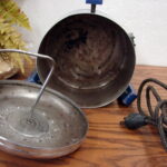 Vintage Chrome Royal Blue Electric Hand Crank U.S. MFG. Corp Popcorn Maker Popper - Image 2