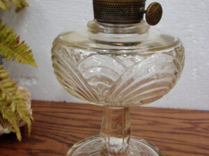 Antique Aladdin Kerosene Oil Washington Drape Lantern Clear Patterned Glass