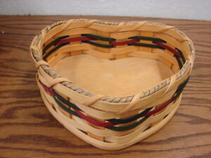 Amish Made Split Ash Wood Woven Heart Shaped Basket Tray