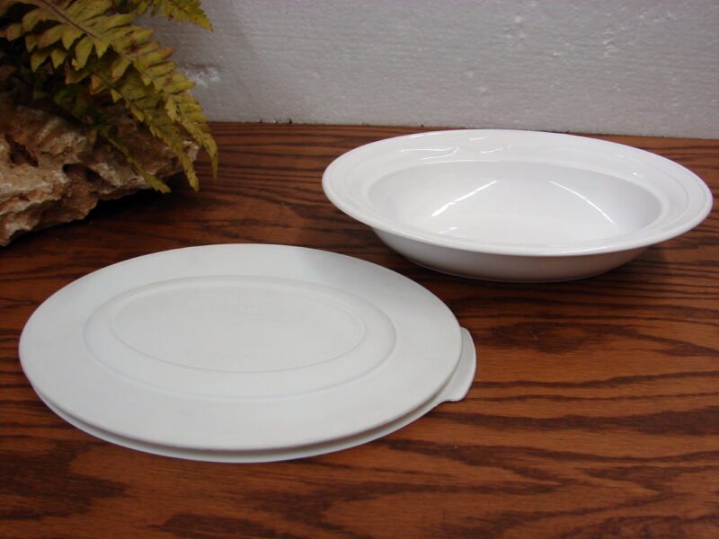 Corning Ware Casual Elegance L-30 Small Oval Dish w/ Storage Lid, Moose-R-Us.Com Log Cabin Decor