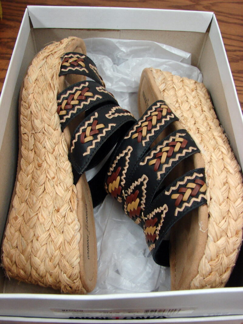 Minnetonka Chunky Wedge Boho Sandals Size 8 Black Madison Original Box, Moose-R-Us.Com Log Cabin Decor