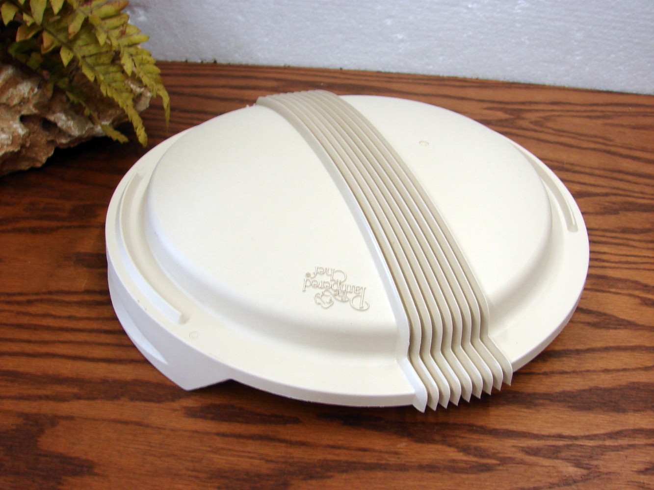 Pre-Owned The Pampered Chef Pleated Lid for Deep Dish Stoneware Baker