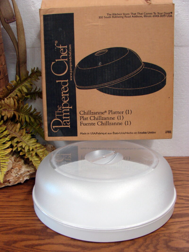 Pampered Chef #2780 Large Chillzanne Platter Domed Lid w/ Original Box