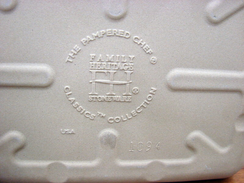 Pampered Chef Small Bar Pan 9&#215;7 Stoneware Baking Stone Family Heritage, Moose-R-Us.Com Antiques Collectibles Log Cabin Decor