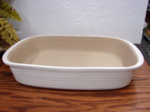 The Pampered Chef Cream Glaze Stoneware Rectangular Open Baker 1310