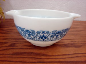 Newer Pyrex Portables 7904 Mixing Bowl Lid 024 Casserole w/ Lid Bag Hot Cold Packs, Moose-R-Us.Com Log Cabin Decor