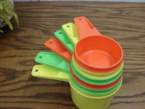 Tupperware Modular Mates #1791 + #1612 Red Green Lids, Moose-R-Us.Com Log Cabin Decor