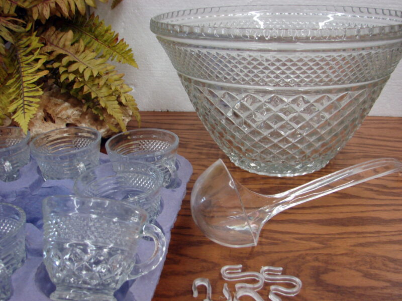 Vintage Anchor Hocking Wexford Crystal Punch Bowl 18 pc Set - Image 3