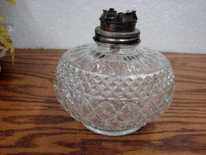 Vintage Lamplight Farms Wexford Pattern Small Oil Lamp