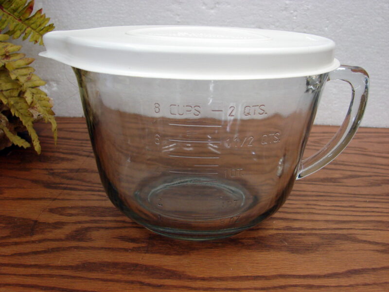 Anchor Hocking Clear Glass 8 Cup Measuring Cup Batter Bowl 2 Quart w/ Lid, Moose-R-Us.Com Antiques Collectibles Log Cabin Decor