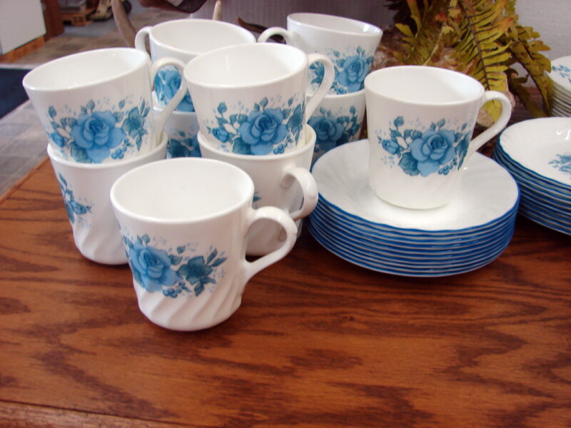 60 pc 10 Place Setting Corning Corelle Blue Velvet Rose Dinnerware Set, Moose-R-Us.Com Antiques Collectibles Log Cabin Decor