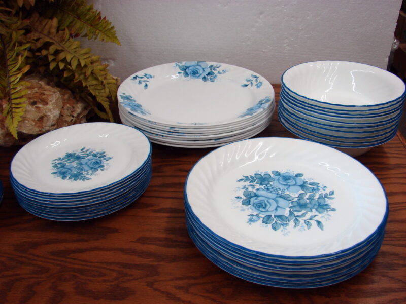 60 pc 10 Place Setting Corning Corelle Blue Velvet Rose Dinnerware Set, Moose-R-Us.Com Antiques Collectibles Log Cabin Decor