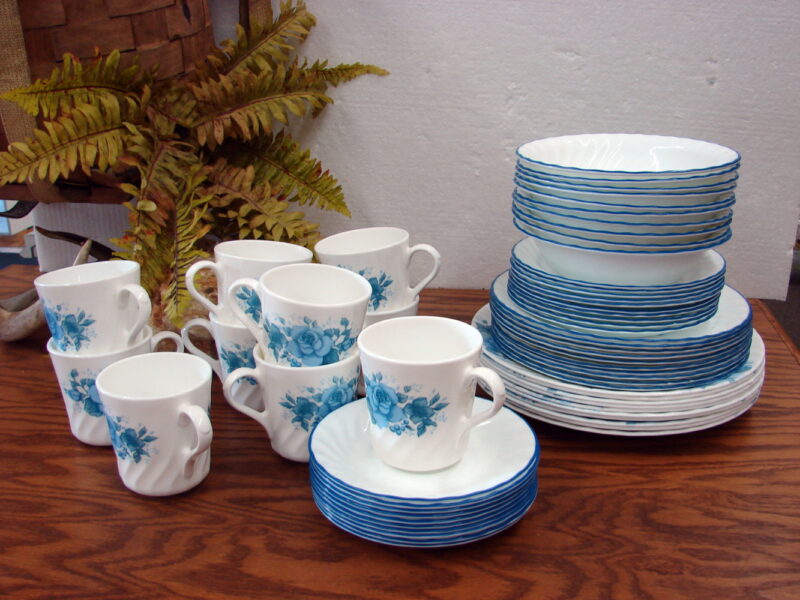 60 pc 10 Place Setting Corning Corelle Blue Velvet Rose Dinnerware Set, Moose-R-Us.Com Antiques Collectibles Log Cabin Decor