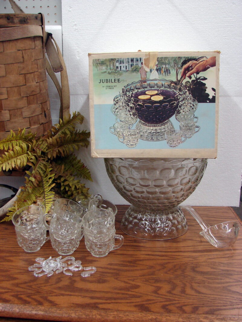 Vintage Federal Glass Yorktown Thumbprint Jubilee 27 pc Punch Bowl Set Original Box, Moose-R-Us.Com Antiques Collectibles Log Cabin Decor