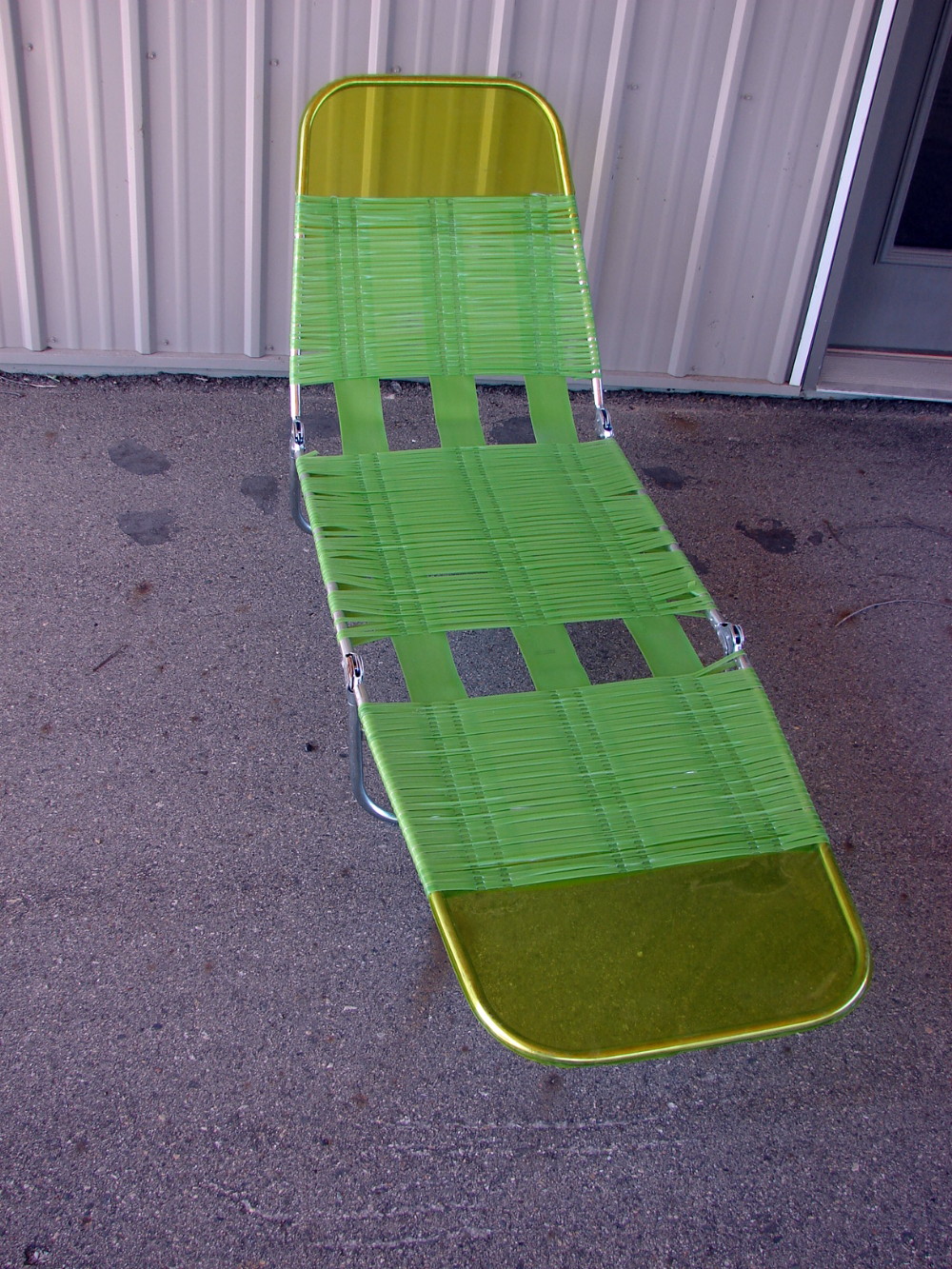 Vintage Tri Folding Vinyl Jelly Tube Chaise Lounge Chair Neon Green