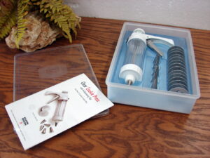 Wilton Cookie Pro Ultra II Cookie Press Gun w/ Discs Like New in Box, Moose-R-Us.Com Antiques Collectibles Log Cabin Decor