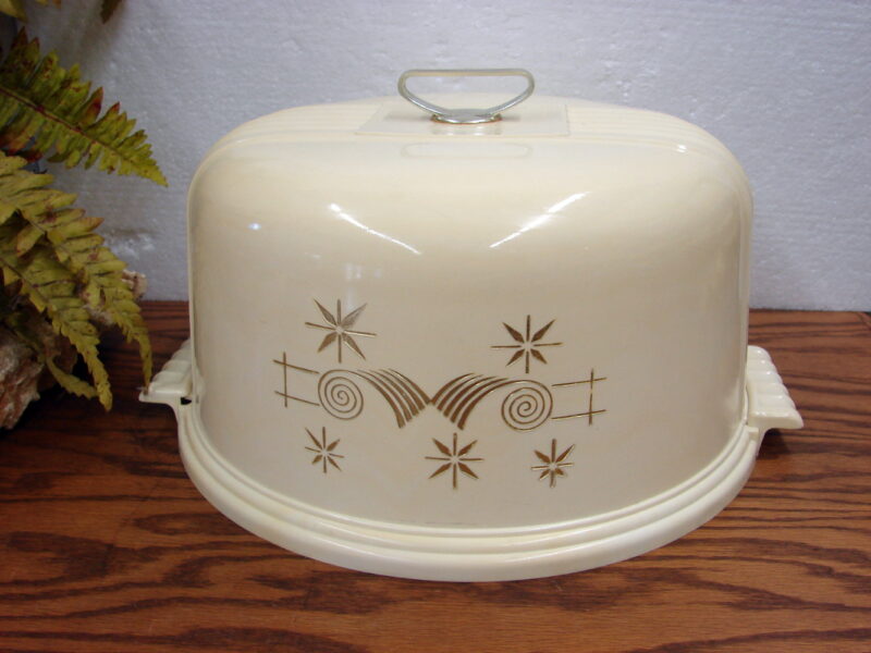 Vintage Lustro-Ware Plastic Locking Cake Cover Carrier Storage, Moose-R-Us.Com Antiques Collectibles Log Cabin Decor