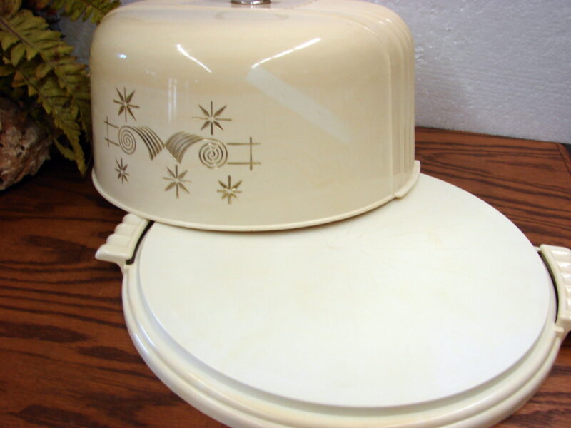 Vintage Lustro-Ware Plastic Locking Cake Cover Carrier Storage, Moose-R-Us.Com Antiques Collectibles Log Cabin Decor