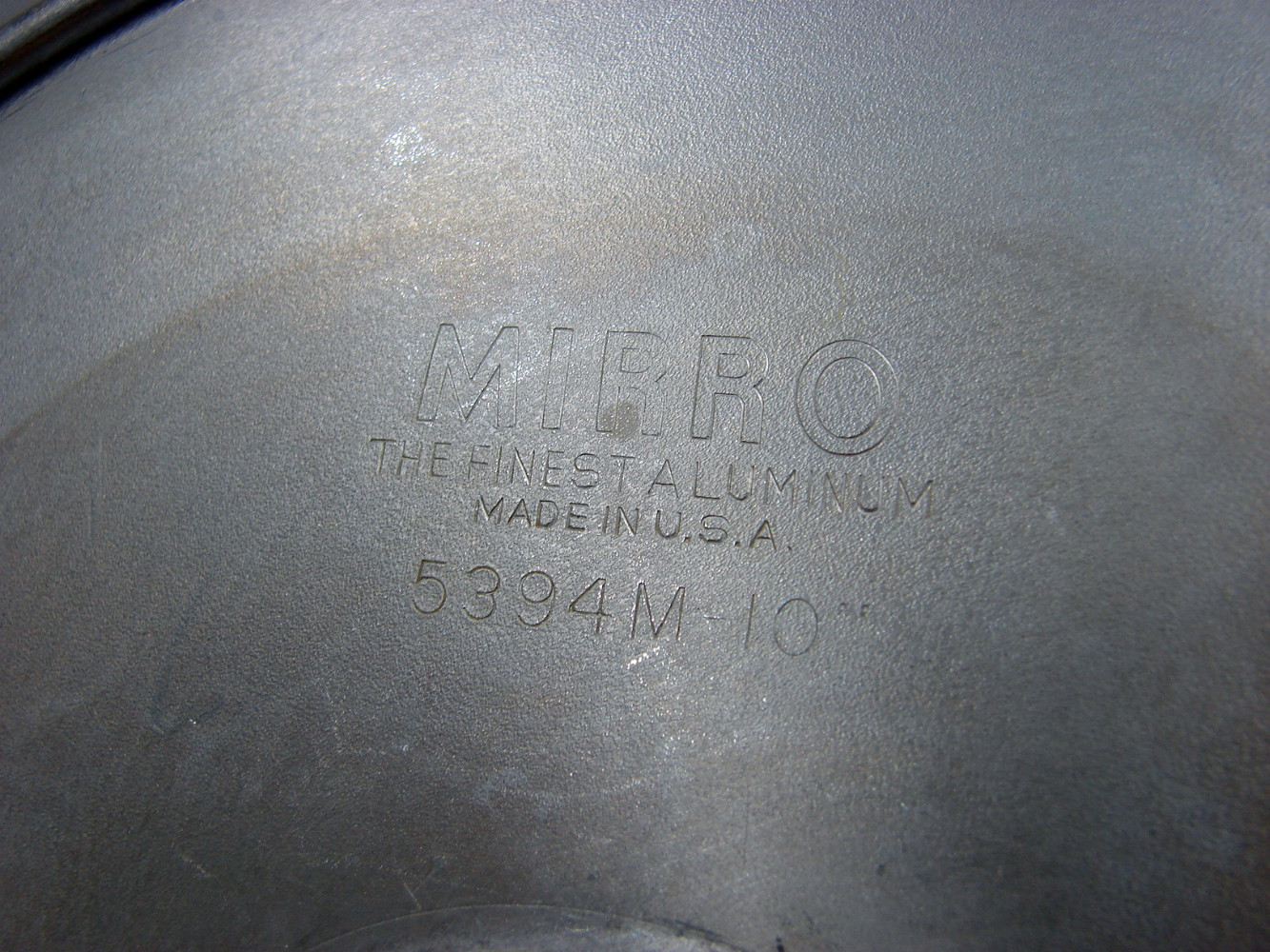 Vintage Mirro Aluminum Bundt Angel Food Cake Pan w/ Handle - Image 3